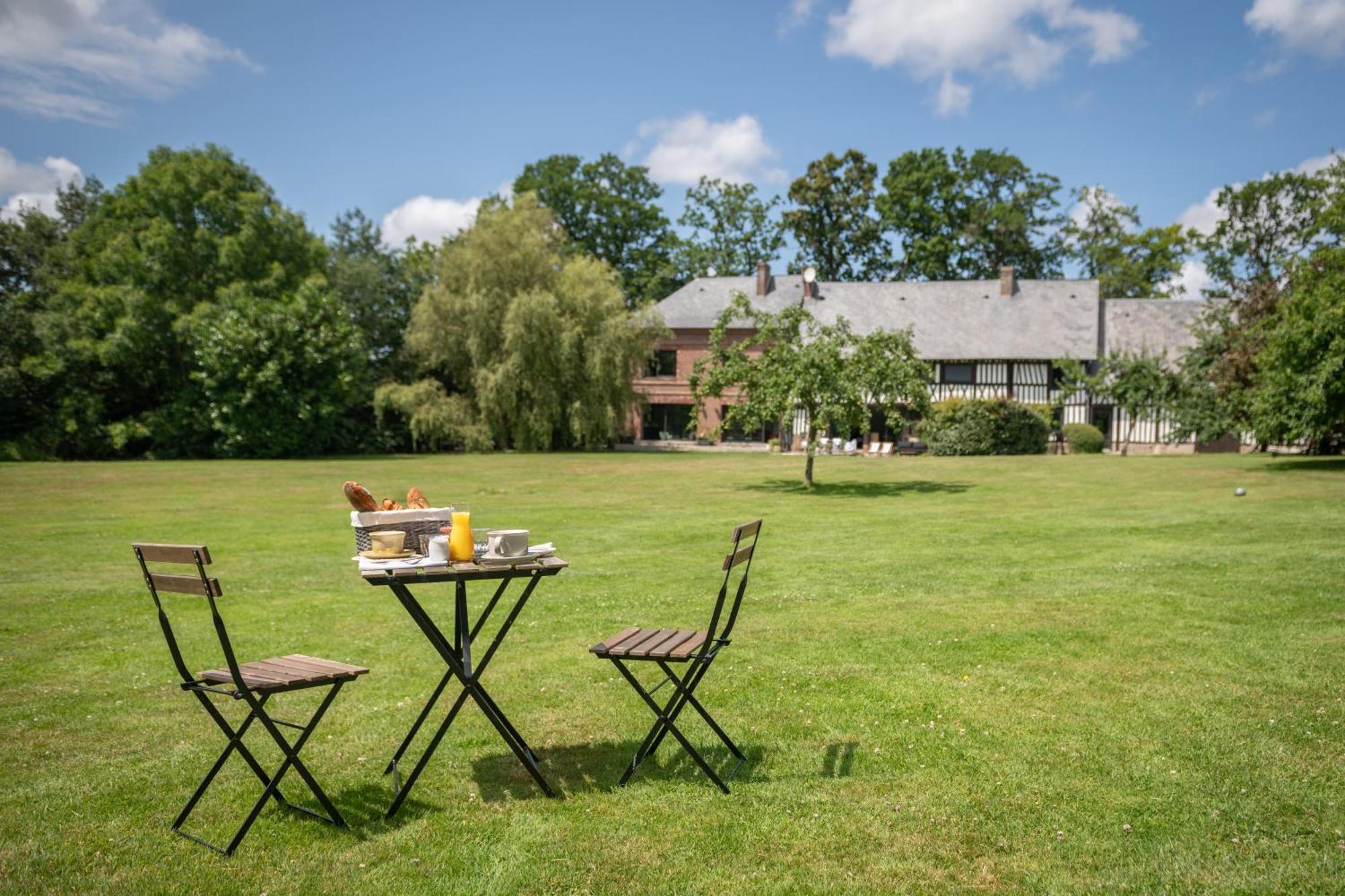 Le Manoir De La Campagne Hotel Yebleron Buitenkant foto